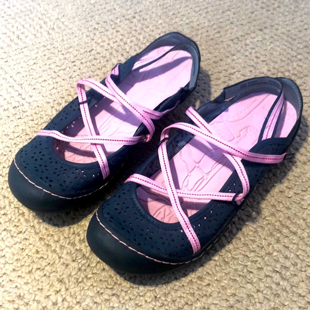 J-41 water shoes